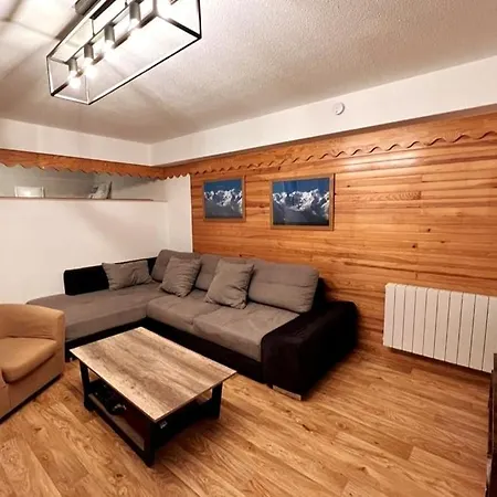 Spacieux 70m 8pers 3 Pieces Apartment *